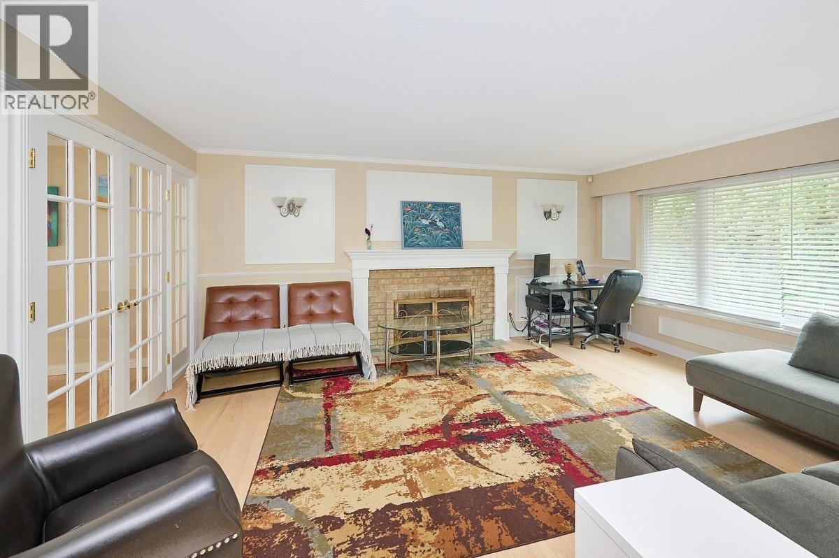 Photo 3 of 22939 128 Avenue, Maple Ridge BC