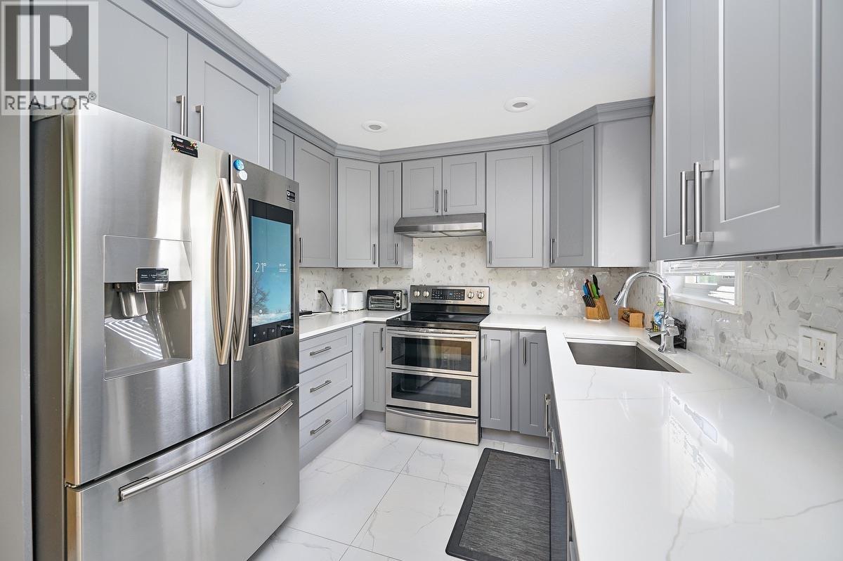Photo 9 of 22939 128 Avenue, Maple Ridge BC