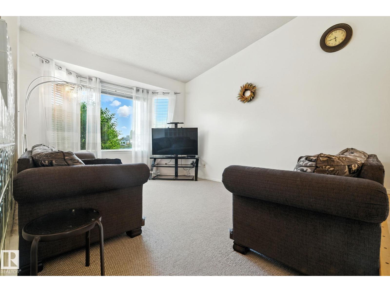 Photo 2 of 7336 152 C Av Nw, Edmonton AB