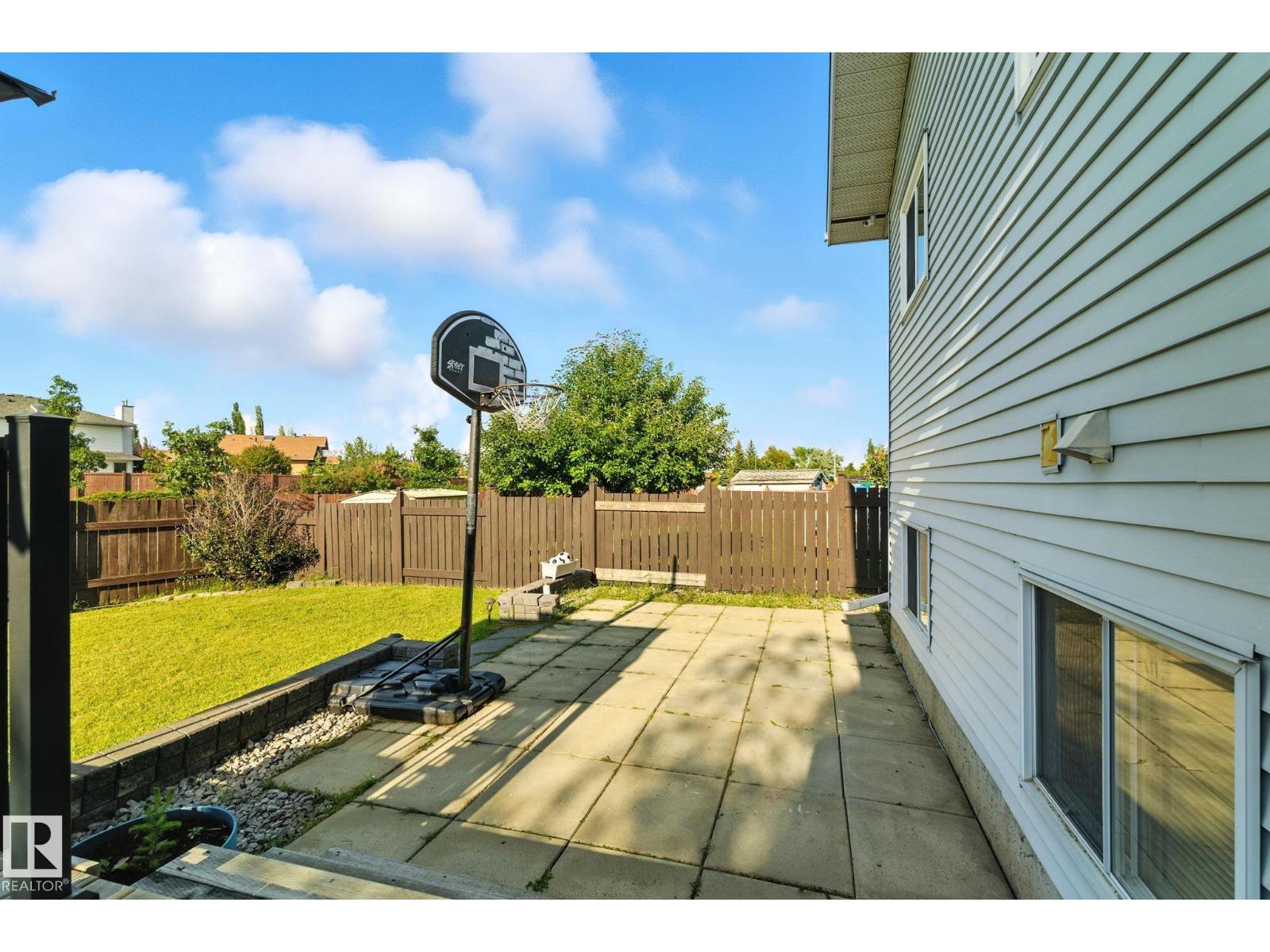 Photo 39 of 7336 152 C Av Nw, Edmonton AB