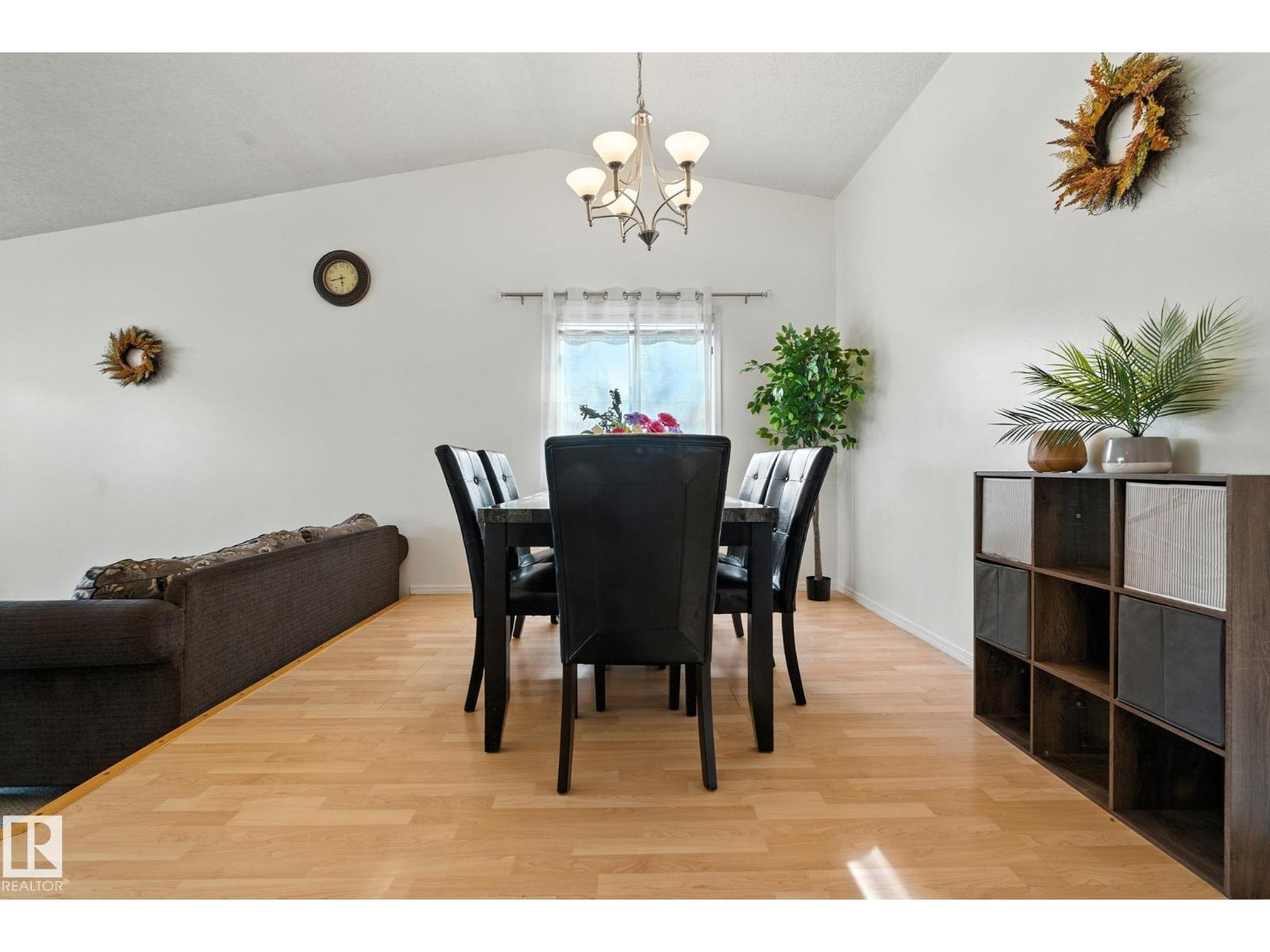 Photo 5 of 7336 152 C Av Nw, Edmonton AB