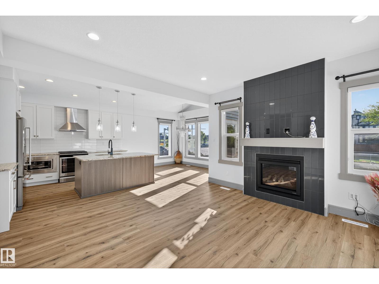Photo 23 of 3608 Parker Cl Sw, Edmonton AB