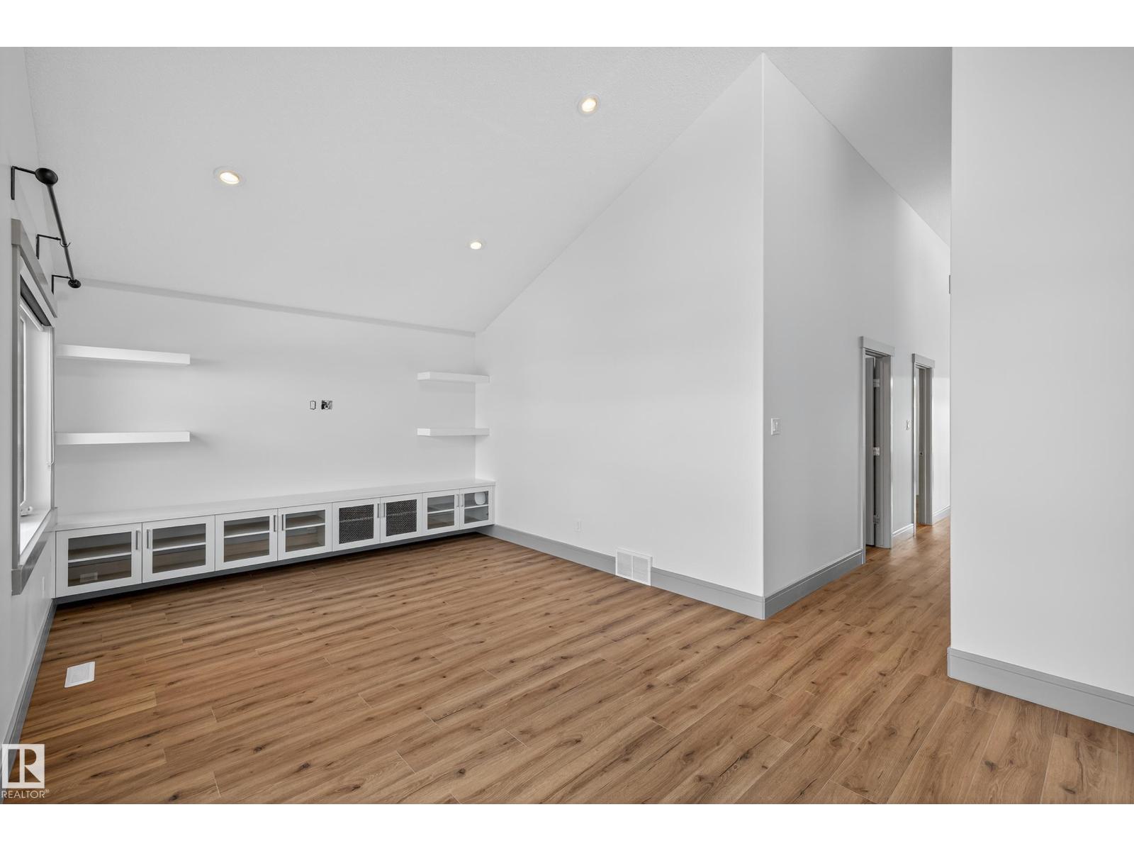 Photo 4 of 3608 Parker Cl Sw, Edmonton AB