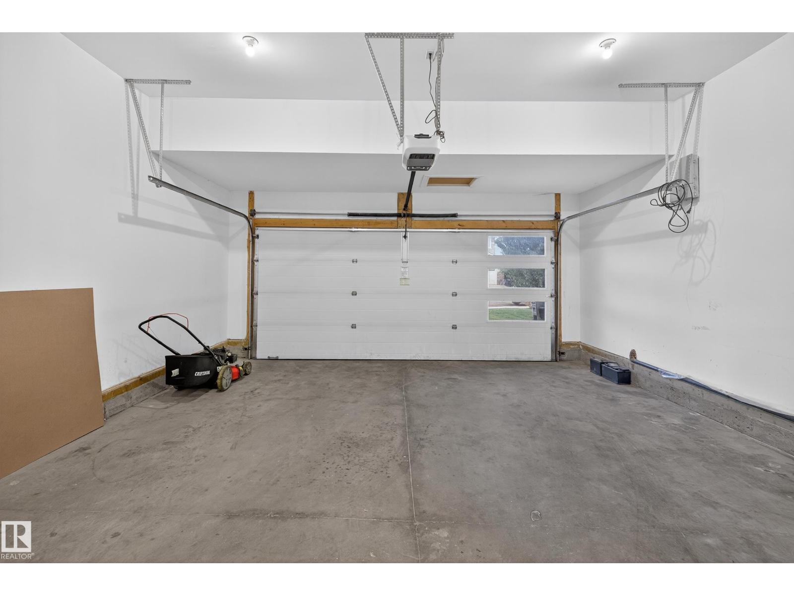 Photo 2 of 3608 Parker Cl Sw, Edmonton AB
