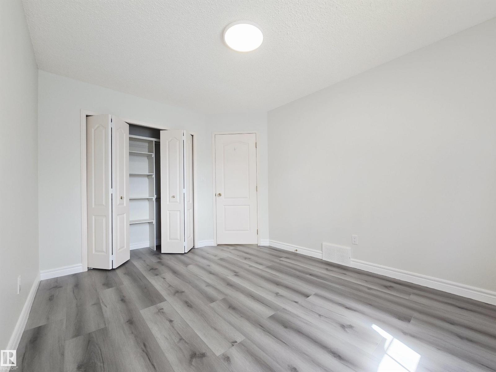 Photo 37 of 738 Burton Cr Nw, Edmonton AB