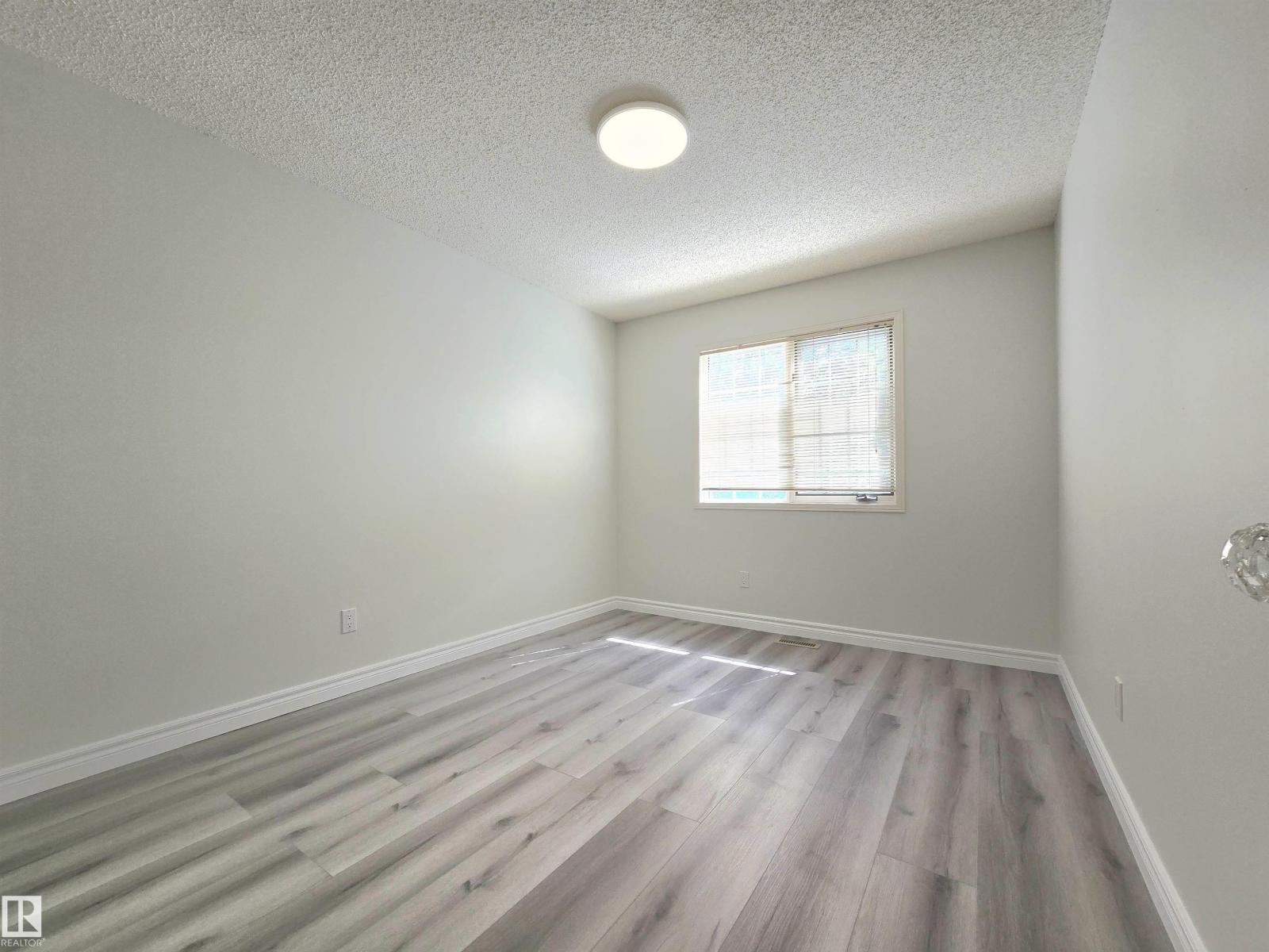 Photo 39 of 738 Burton Cr Nw, Edmonton AB