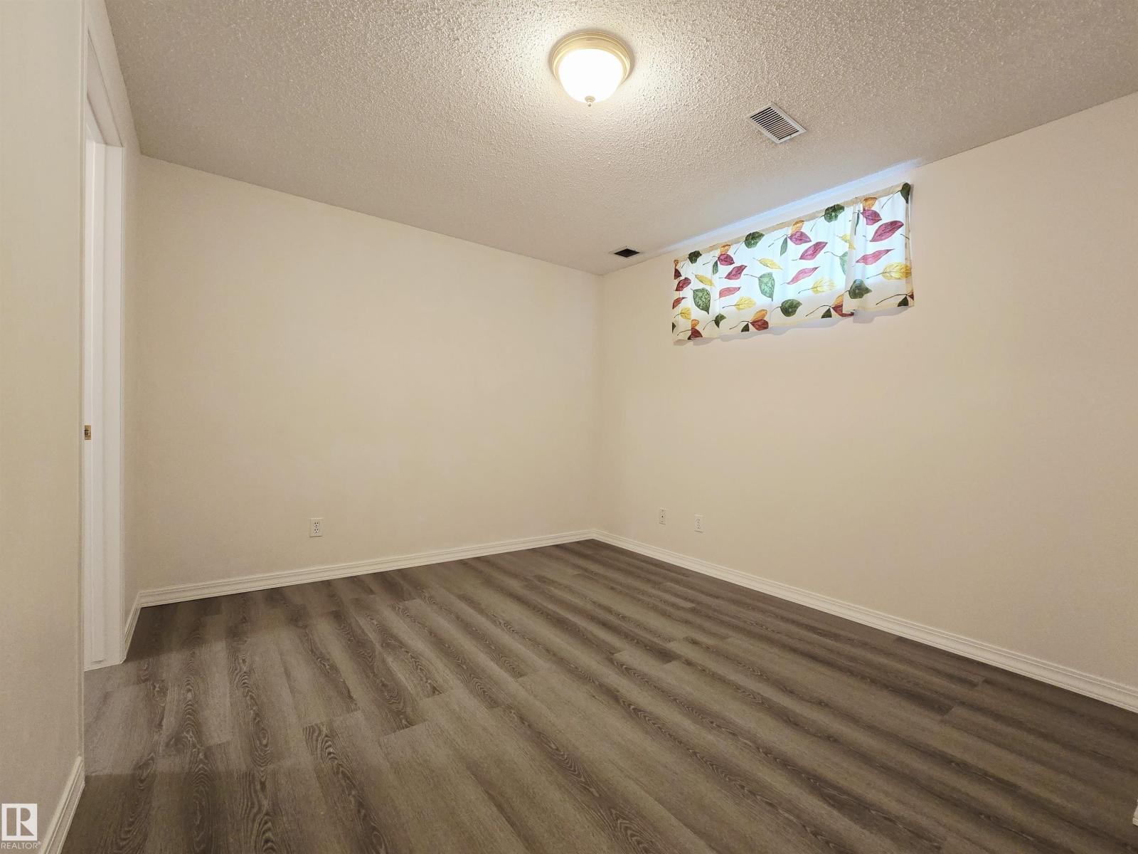 Photo 54 of 738 Burton Cr Nw, Edmonton AB