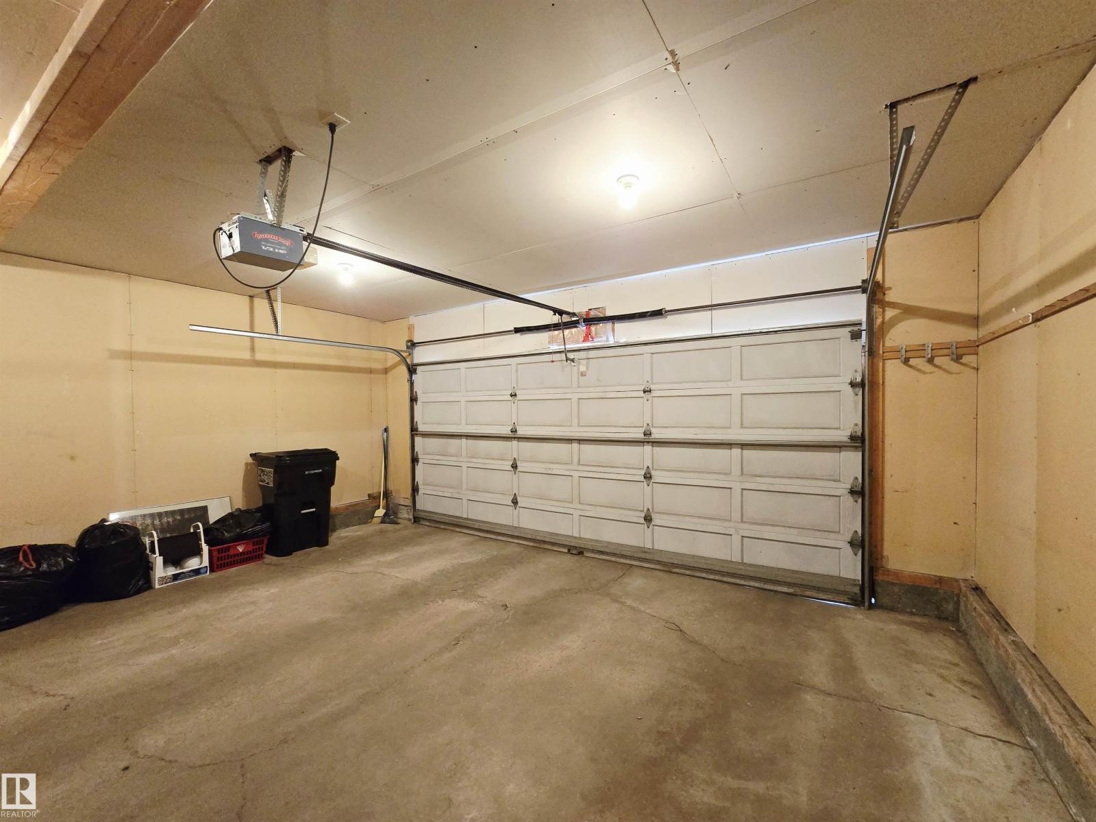 Photo 6 of 738 Burton Cr Nw, Edmonton AB