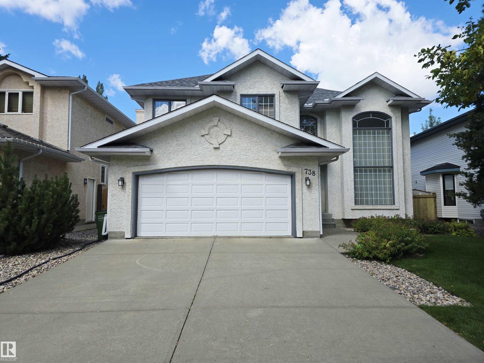 Photo 16 of 738 Burton Cr Nw, Edmonton AB