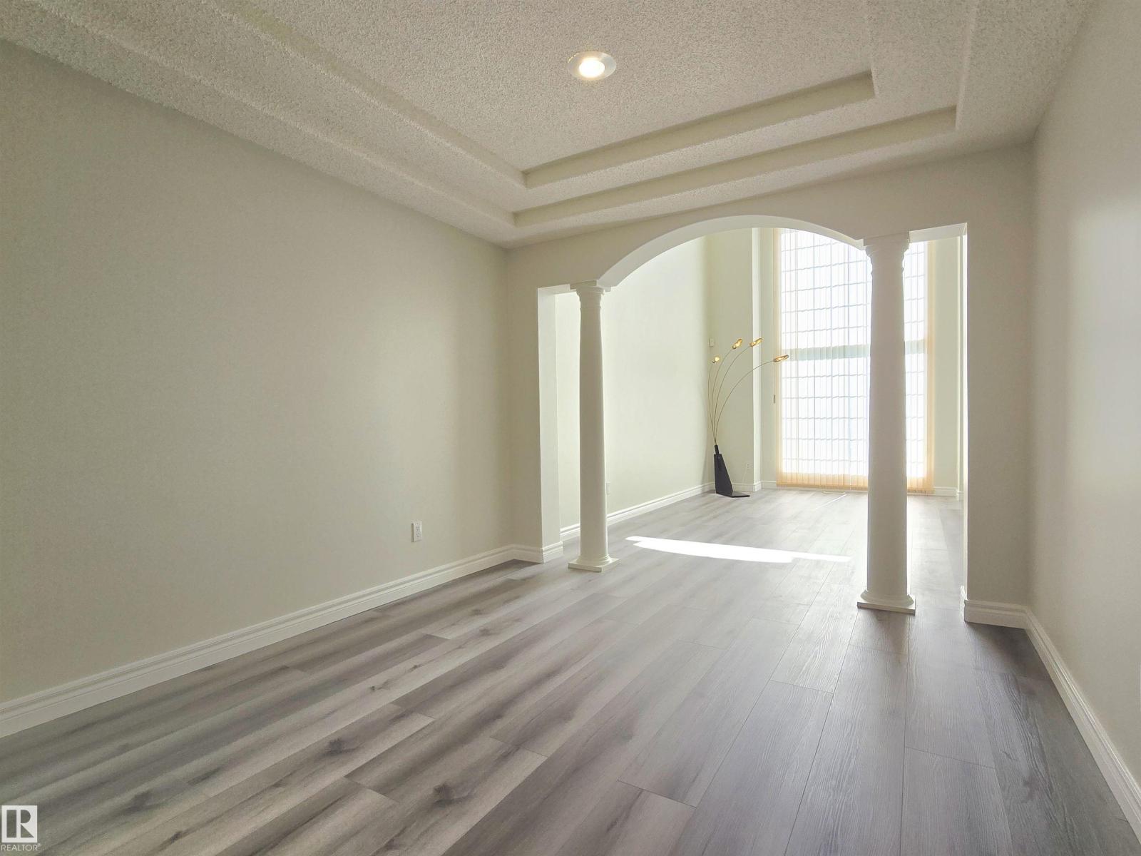 Photo 20 of 738 Burton Cr Nw, Edmonton AB