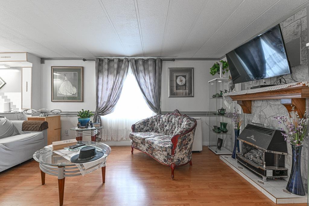 Photo 11 of 43 2035 Martens Street, Abbotsford BC