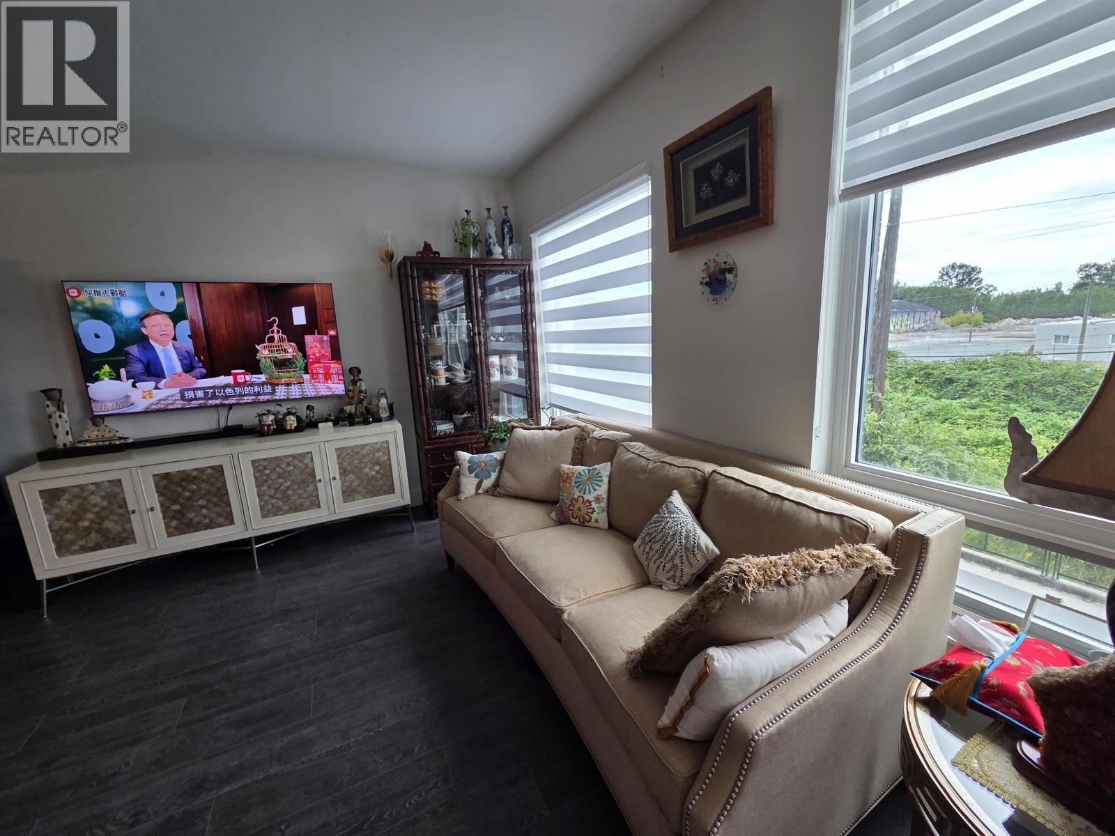 Photo 5 of 8 8589 Rivergrass Drive, Vancouver BC