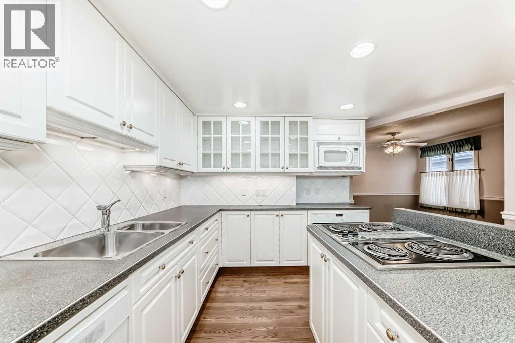22 Wood Crescent SW, Calgary, Alberta