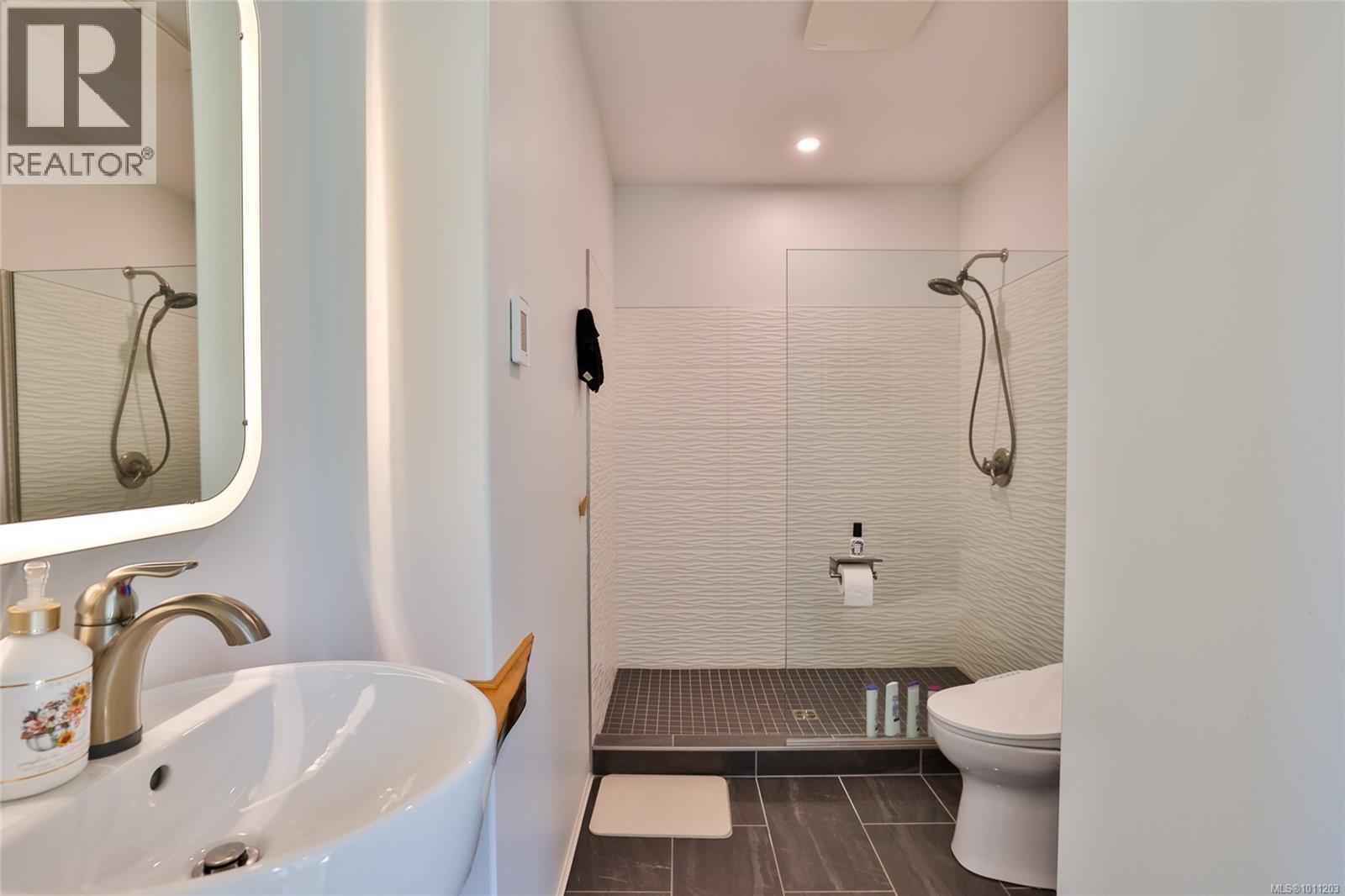 7215 Rupert St, Port Hardy