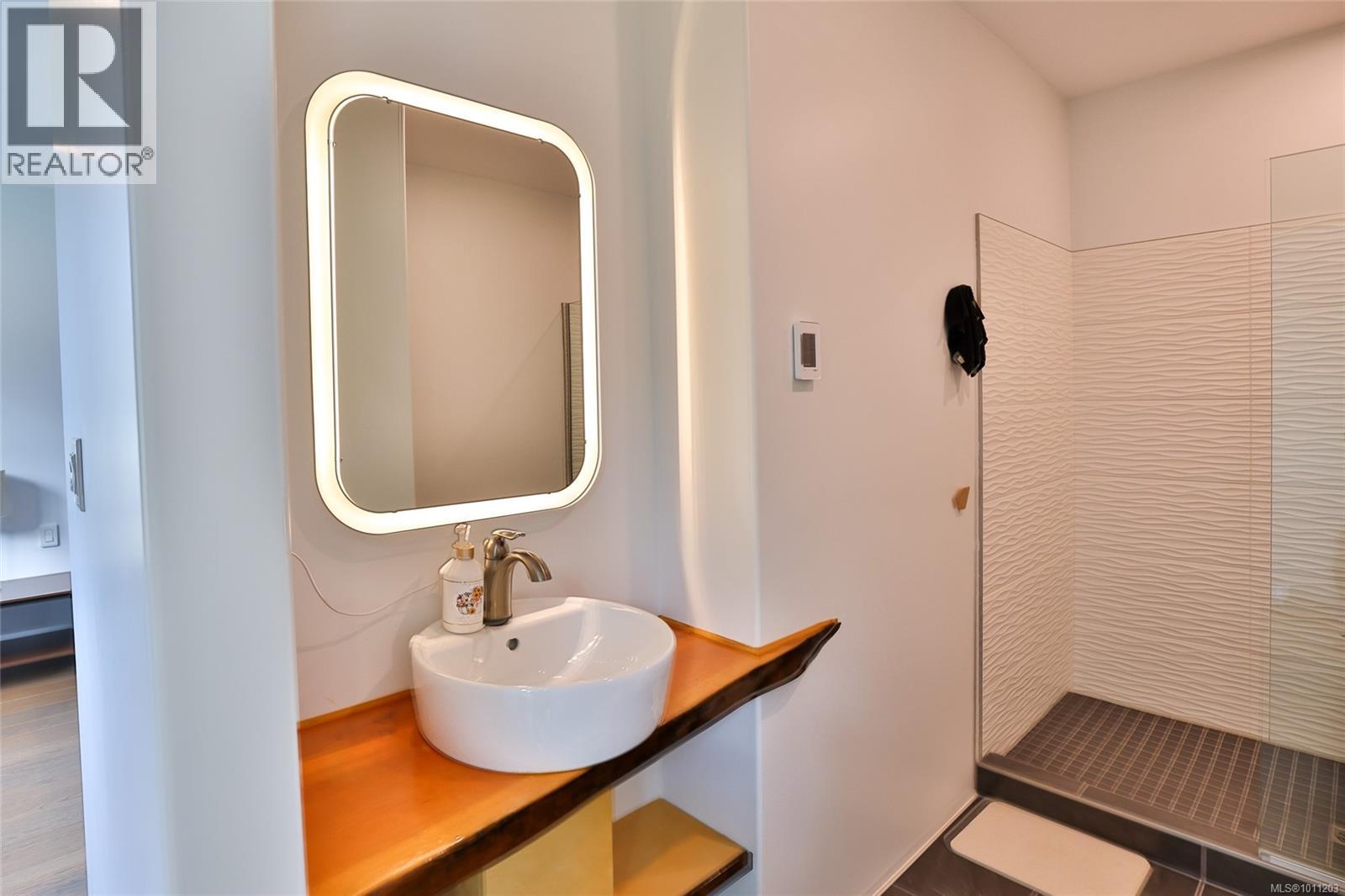 7215 Rupert St, Port Hardy
