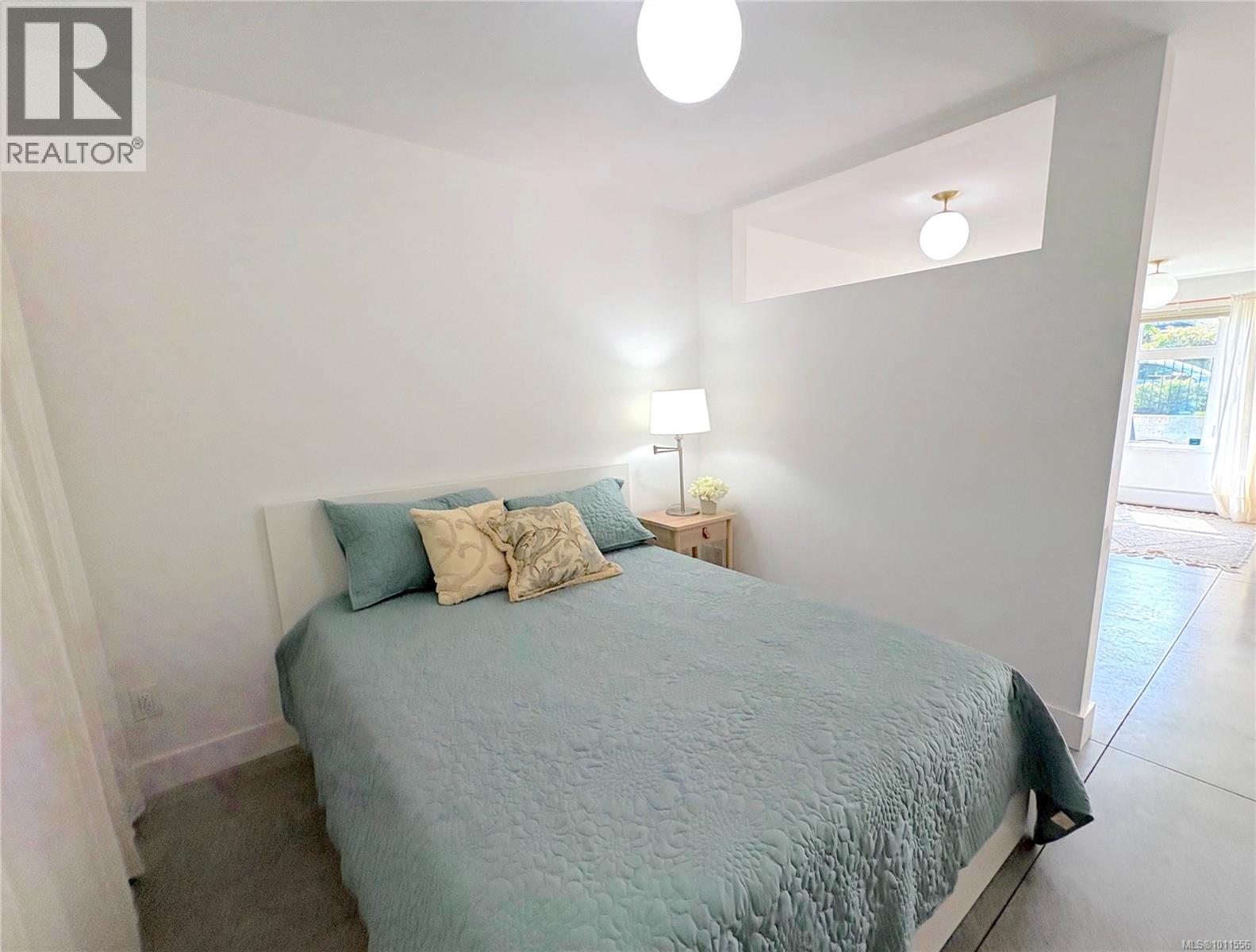 #5 230 WILSON ST - 11