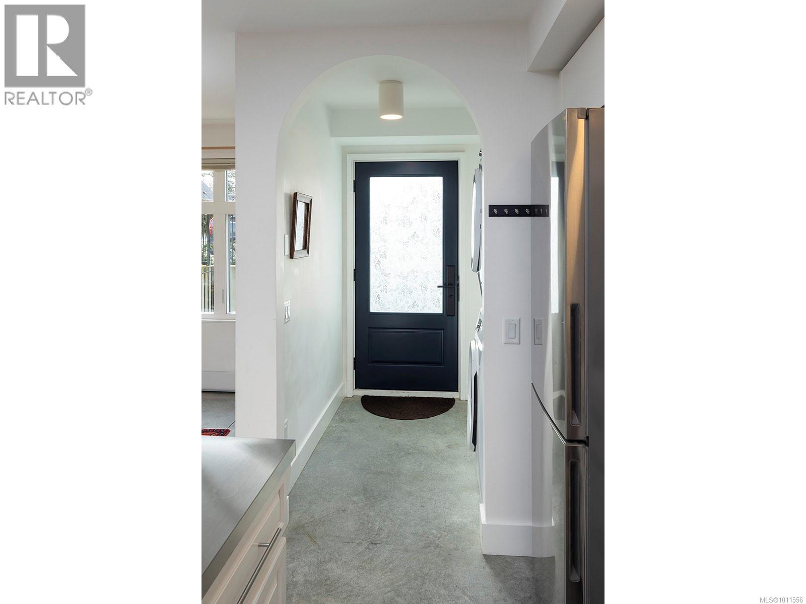 #5 230 WILSON ST - 15