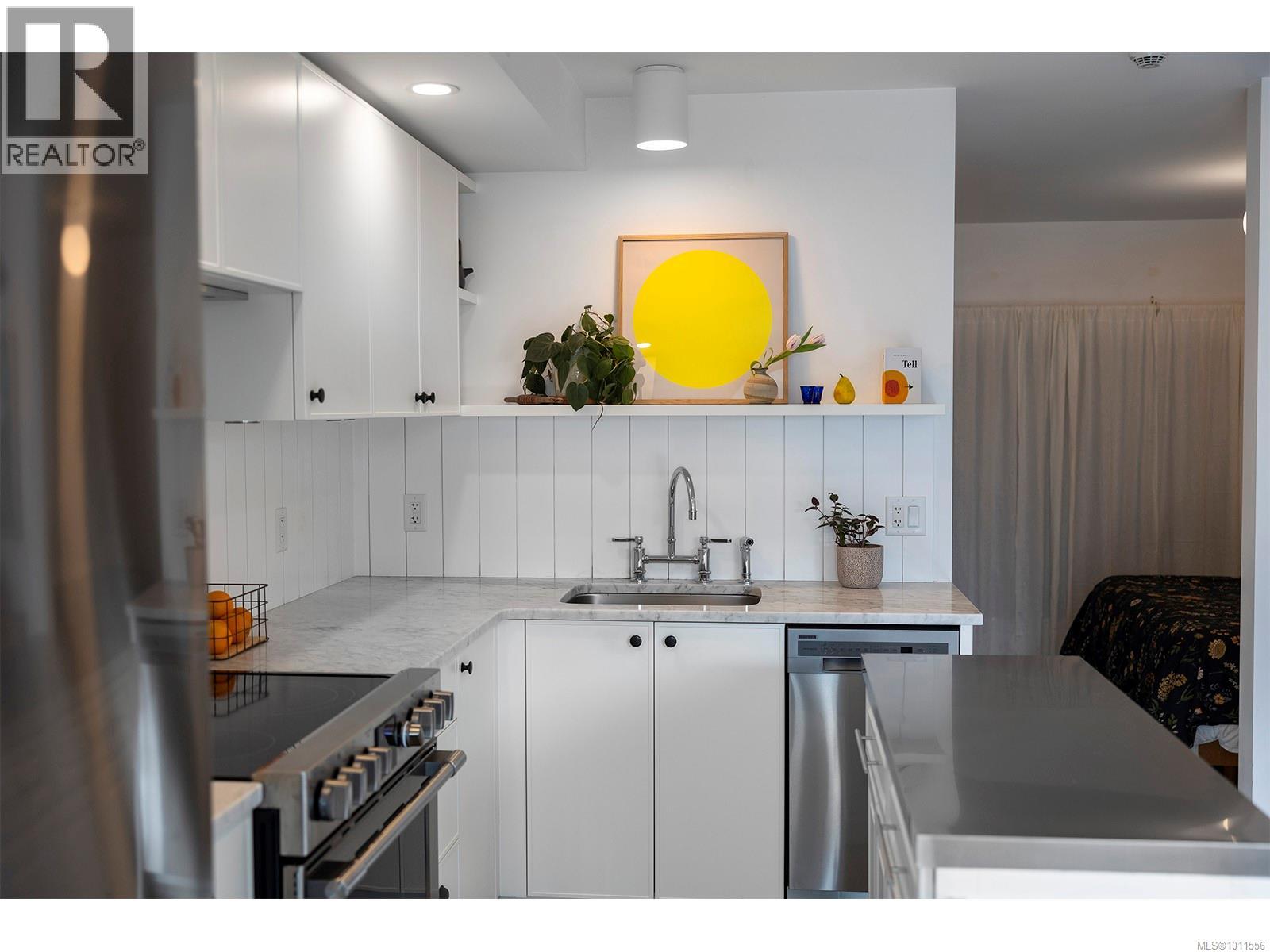 #5 230 WILSON ST - 7