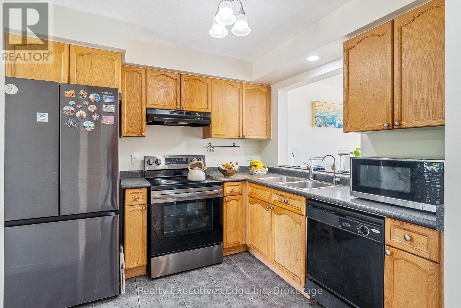Photo 9 of 74 Joshua Street, Kitchener ON