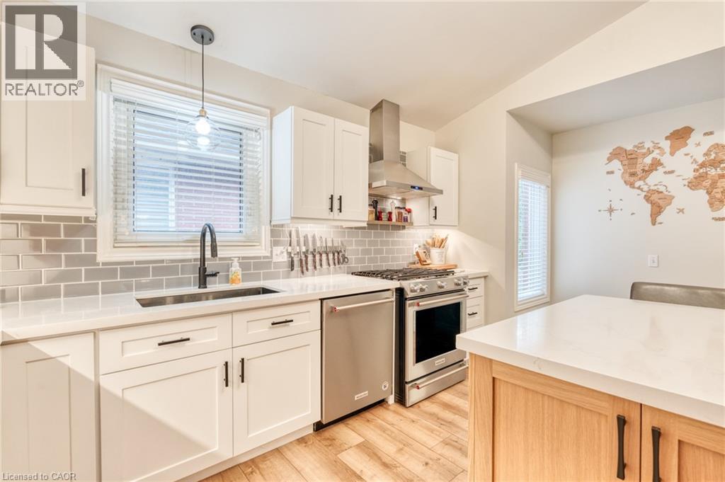 Photo 21 of 31 Bolzano Court, Hamilton ON