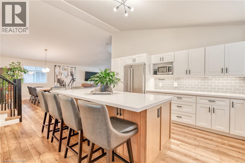Photo 16 of 31 Bolzano Court, Hamilton ON