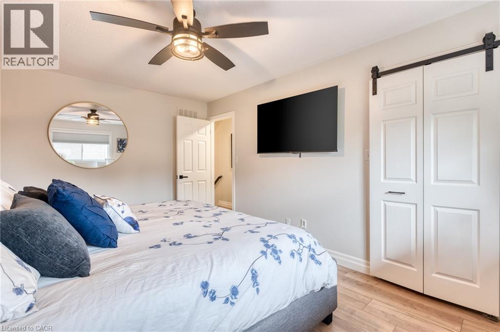 Photo 6 of 31 Bolzano Court, Hamilton ON