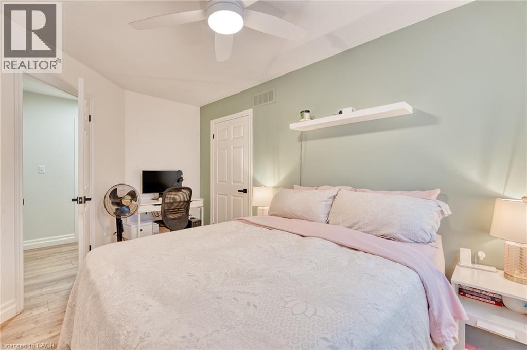 Photo 7 of 31 Bolzano Court, Hamilton ON