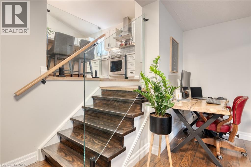 Photo 39 of 31 Bolzano Court, Hamilton ON