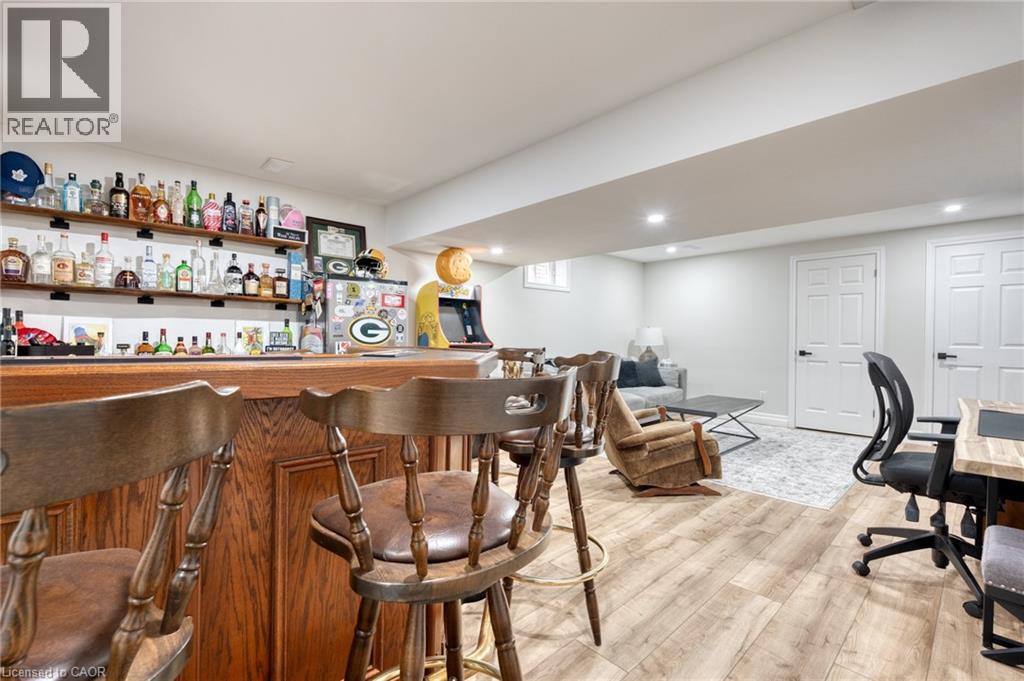 Photo 13 of 31 Bolzano Court, Hamilton ON