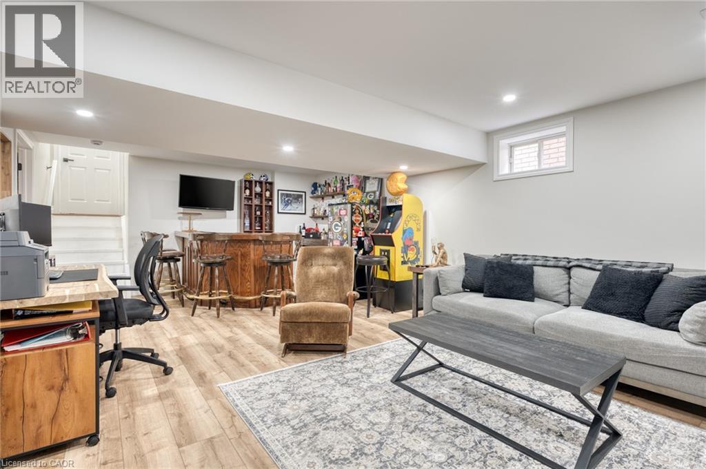Photo 28 of 31 Bolzano Court, Hamilton ON