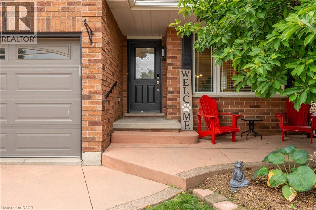 Photo 12 of 31 Bolzano Court, Hamilton ON