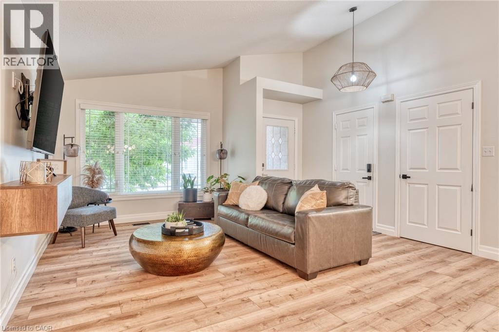 Photo 22 of 31 Bolzano Court, Hamilton ON