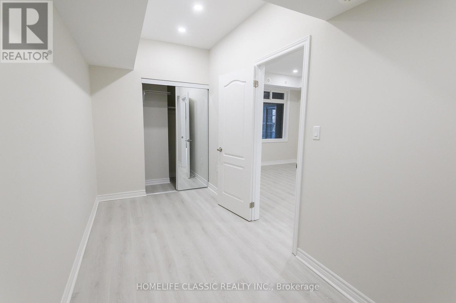 Photo 10 of 1st Fl 2915 Bur Oak Avenue, Markham ON