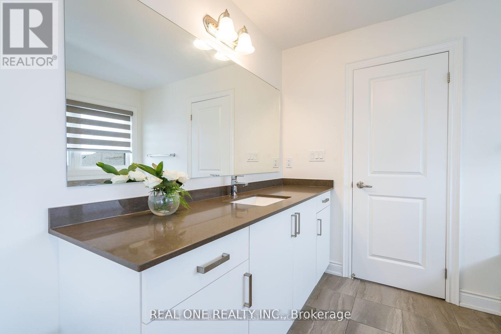 Photo 10 of 23 Beebalm Lane, East Gwillimbury ON