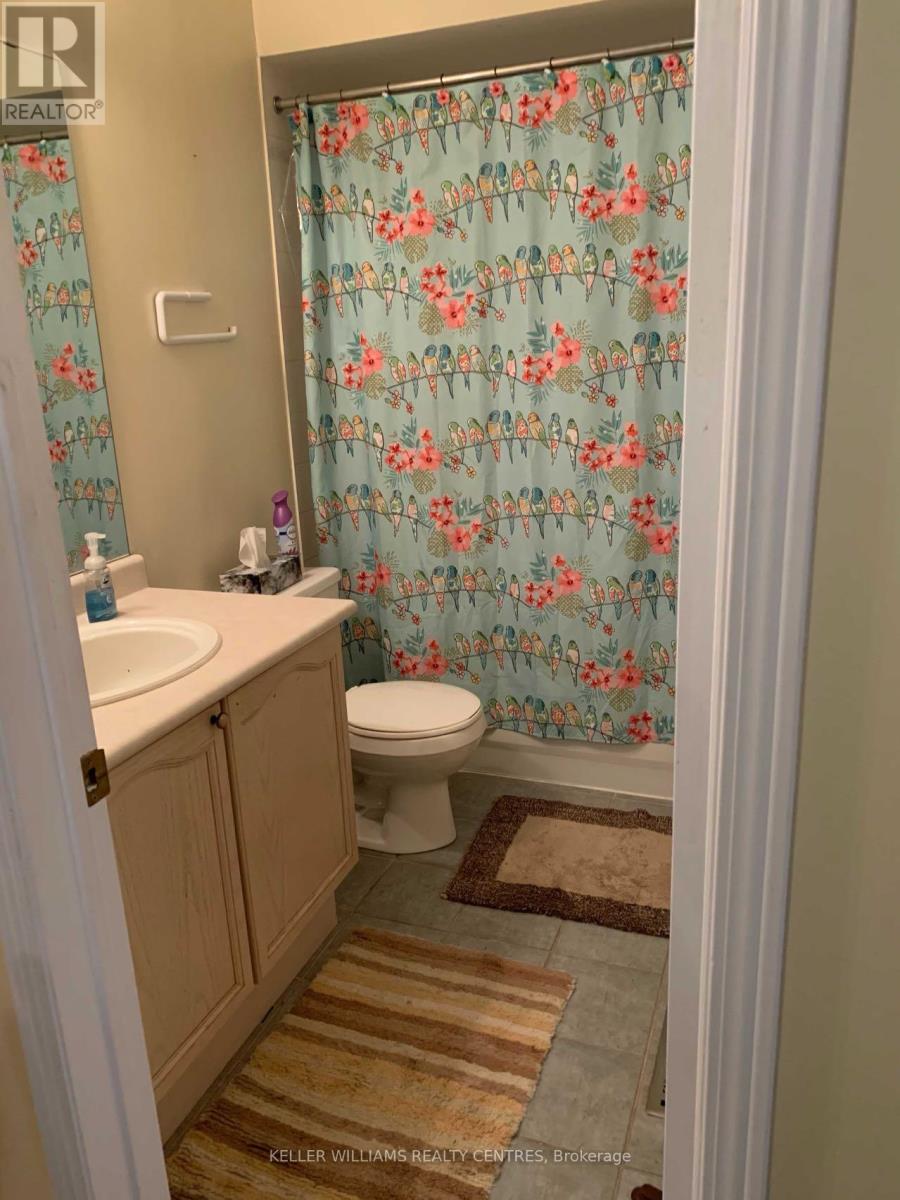 Photo 4 of 89 Mugford Road, Aurora ON