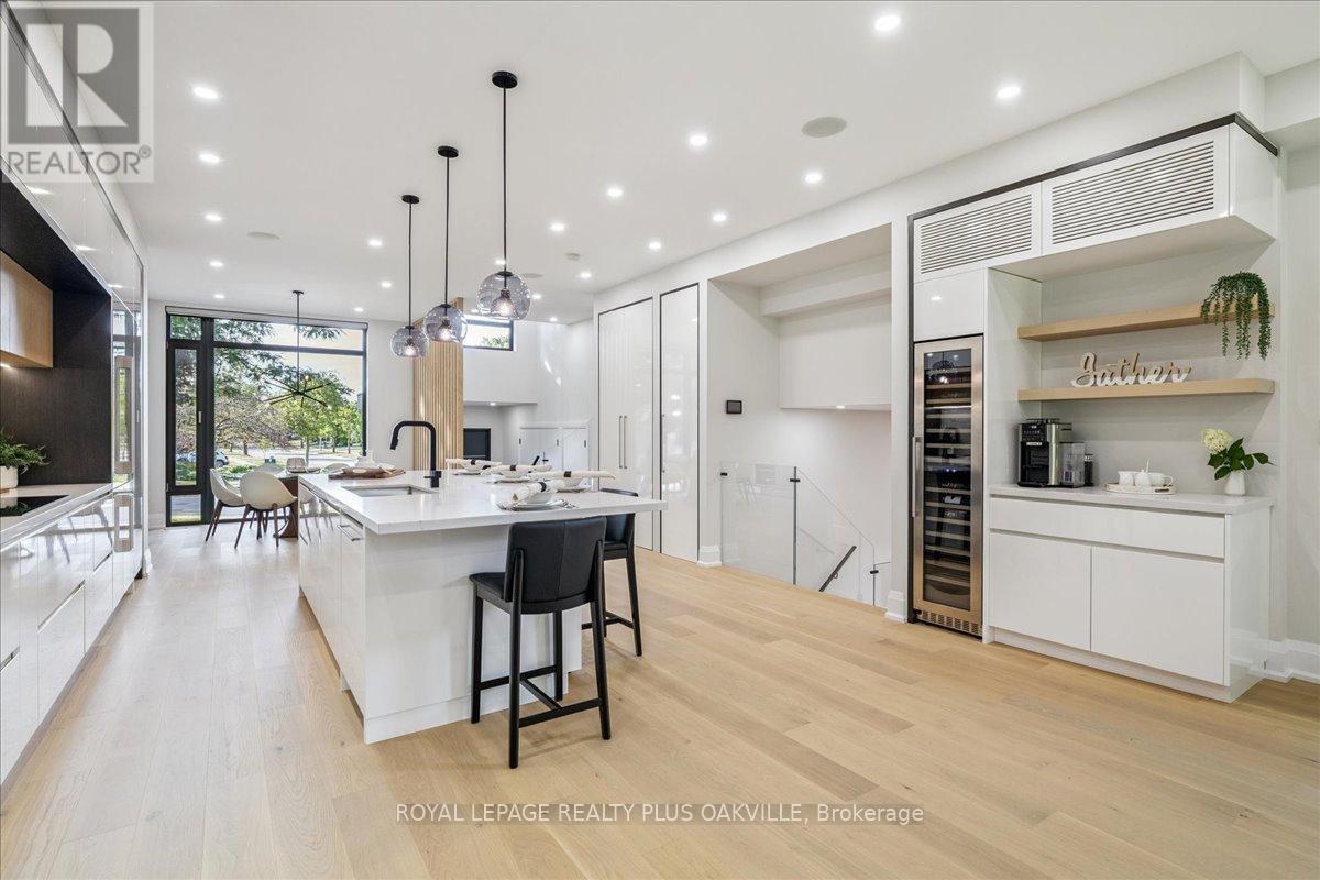 Photo 10 of 3571 Swirlingleaves Crescent, Mississauga ON