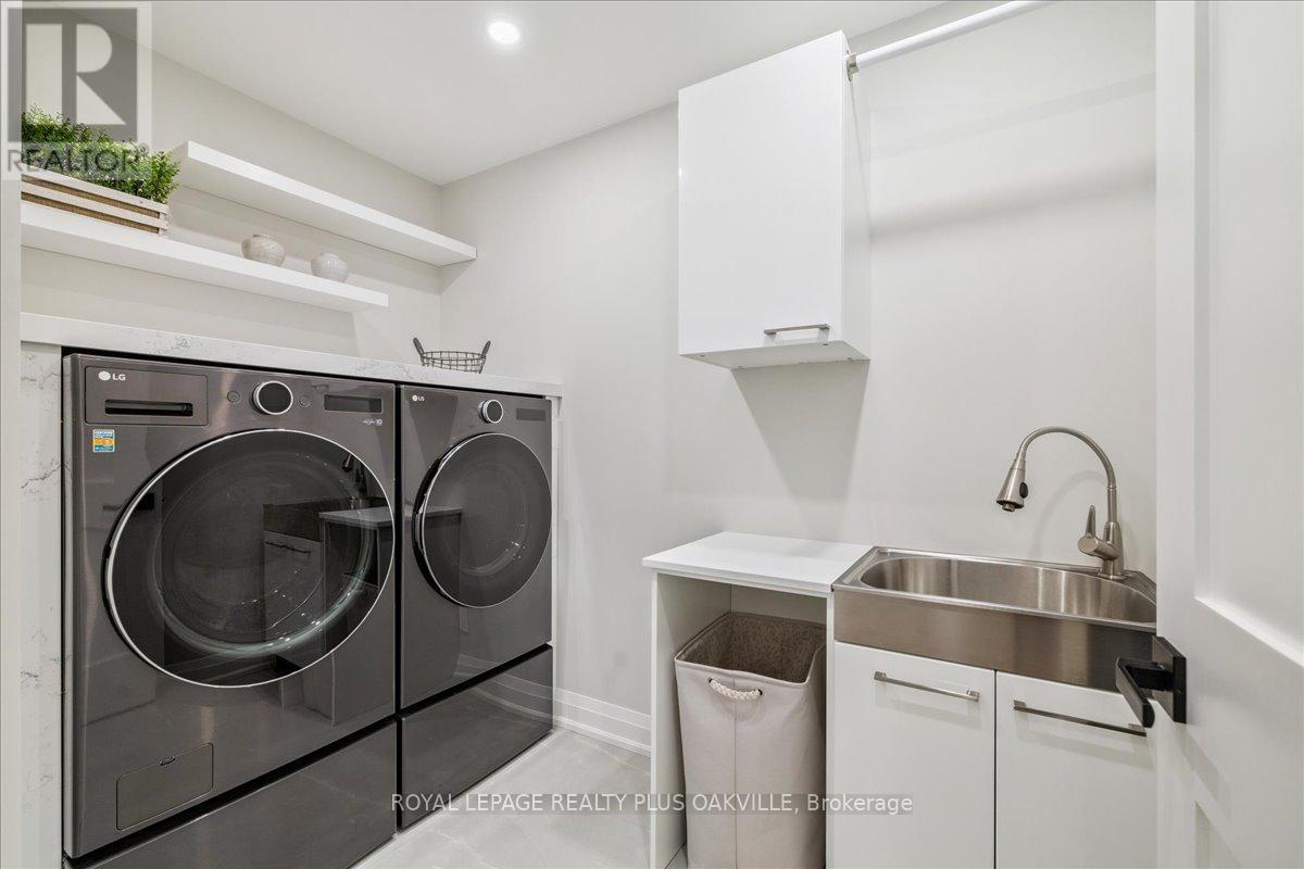 Photo 23 of 3571 Swirlingleaves Crescent, Mississauga ON
