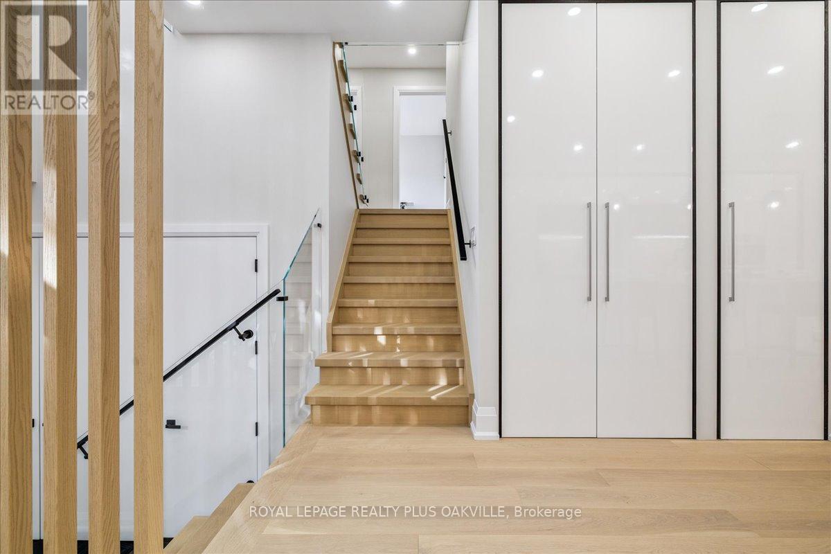 Photo 15 of 3571 Swirlingleaves Crescent, Mississauga ON