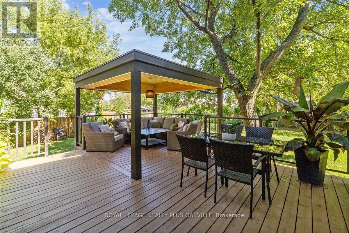 Photo 45 of 3571 Swirlingleaves Crescent, Mississauga ON