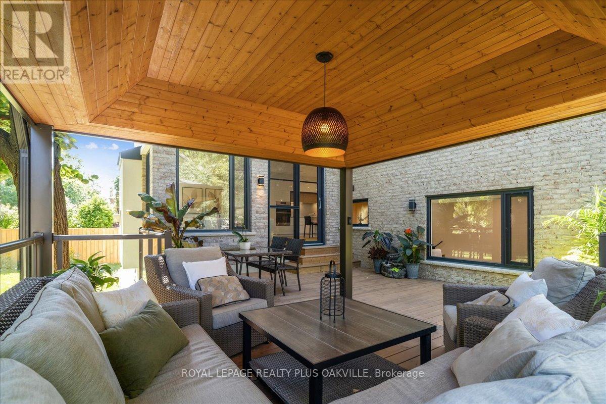Photo 46 of 3571 Swirlingleaves Crescent, Mississauga ON