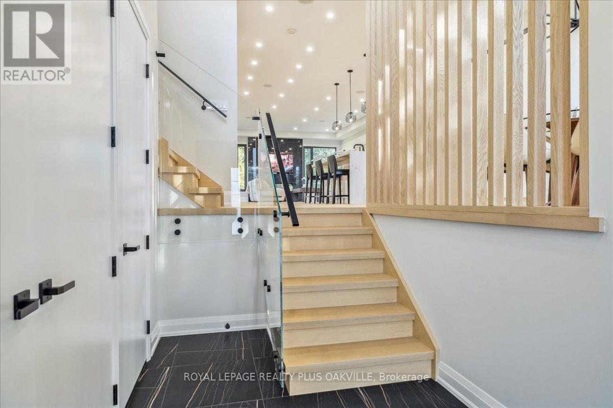 Photo 6 of 3571 Swirlingleaves Crescent, Mississauga ON