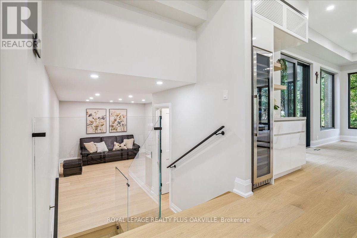 Photo 36 of 3571 Swirlingleaves Crescent, Mississauga ON