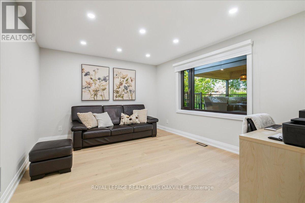 Photo 37 of 3571 Swirlingleaves Crescent, Mississauga ON