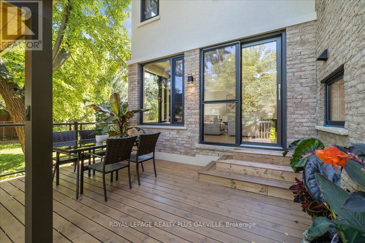 Photo 44 of 3571 Swirlingleaves Crescent, Mississauga ON
