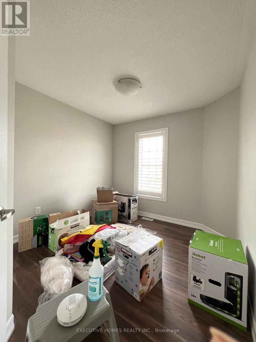 Photo 1 of 3738 Nightstar Drive, Mississauga ON