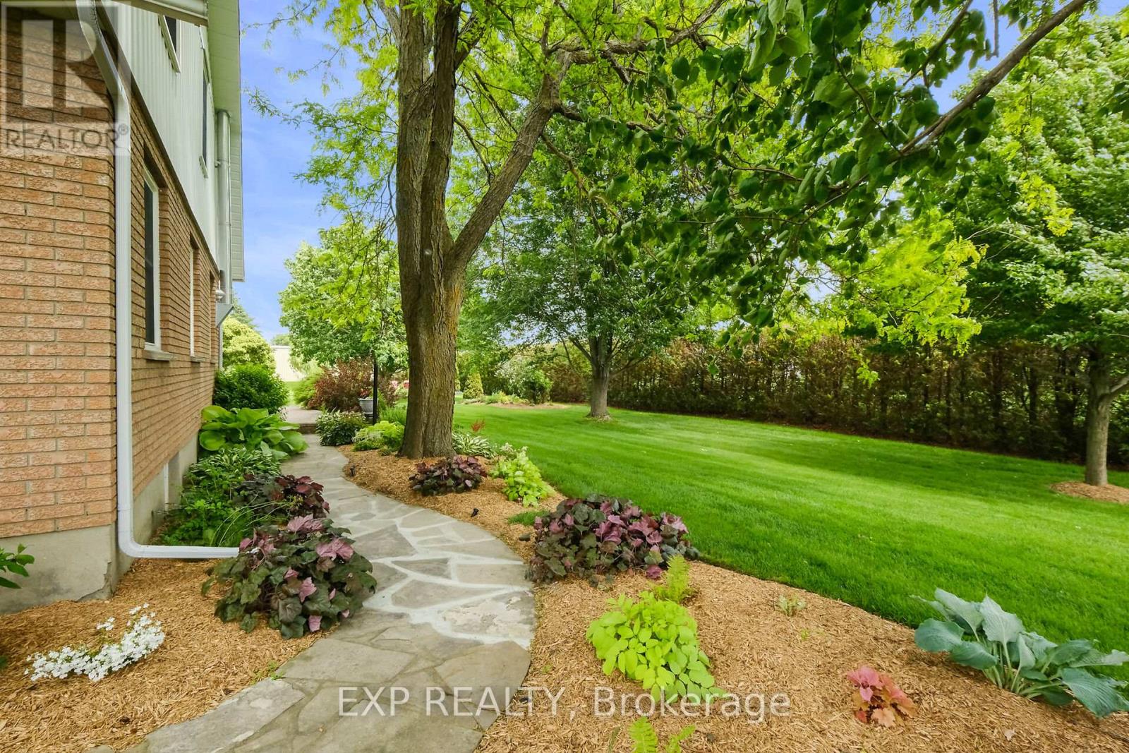 Photo 6 of 183 Hamilton Road, Russell ON