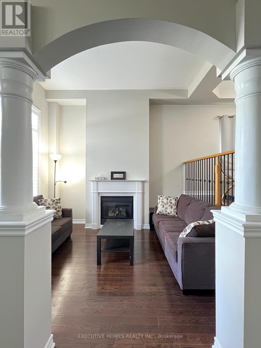 Photo 2 of 3738 Nightstar Drive, Mississauga ON