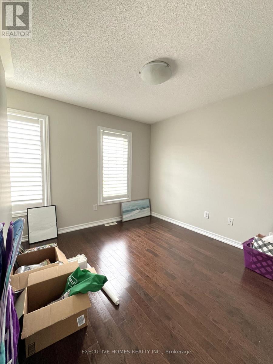 Photo 16 of 3738 Nightstar Drive, Mississauga ON