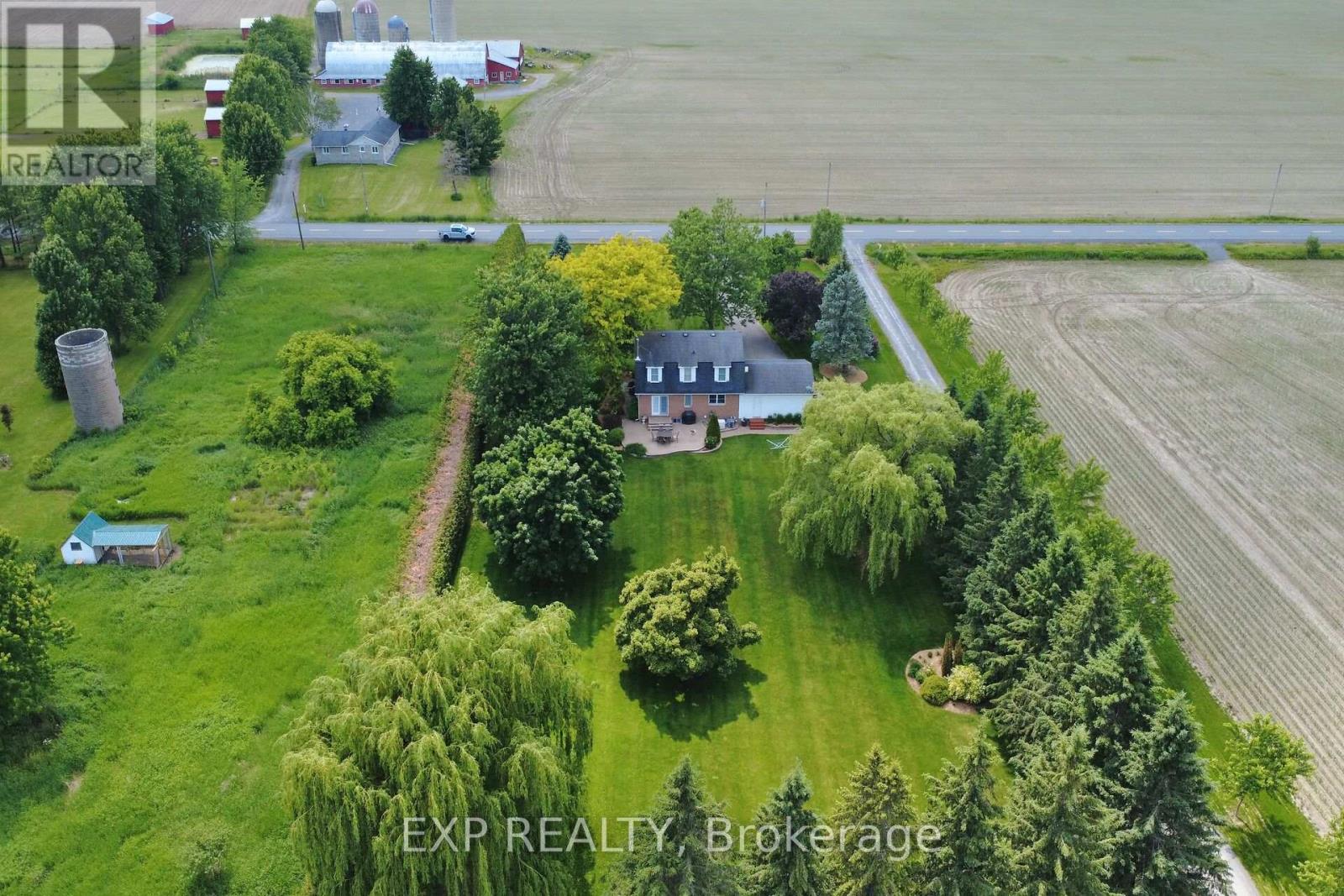 Photo 10 of 183 Hamilton Road, Russell ON