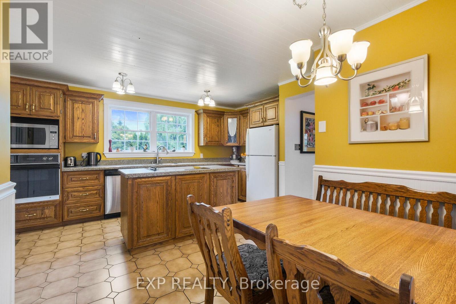 Photo 23 of 183 Hamilton Road, Russell ON